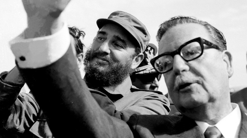 Fidel no dudó en enfrentar a la derecha chilena que a través del diario Tribuna lo ridiculizaba y exigía que se fuera de la nación austral. 