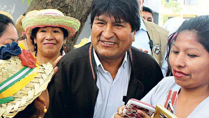 Entre los avances del Gobierno de Evo Morales, el país inició la era de la industrialización de hidrocarburos, así como el desarrollo de plantas geotérmicas solares y eólicas.