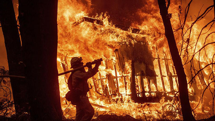 Este incendio es de los más mortíferos en la historia del estado más poblado de EE.UU., junto con el de Griffith Park en Los Ángeles en 1933 (29 muertos) y el de Oakland Hills en 1991 (25 fallecidos).