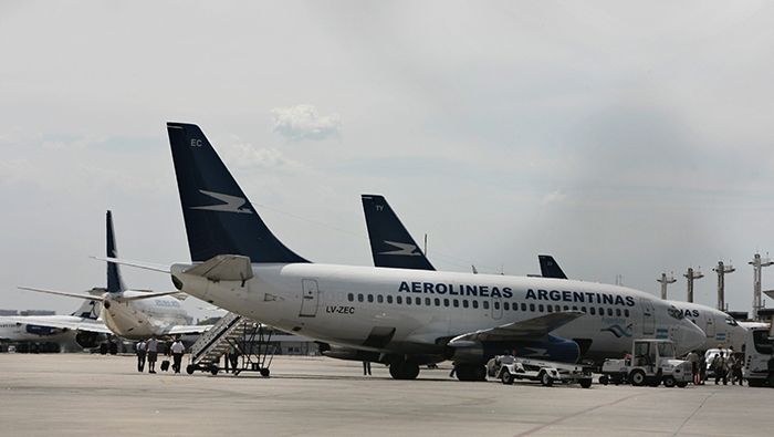 Trabajadores de Aerolíneas Argentinas han denunciado el incumplimiento salarial por la empresa.