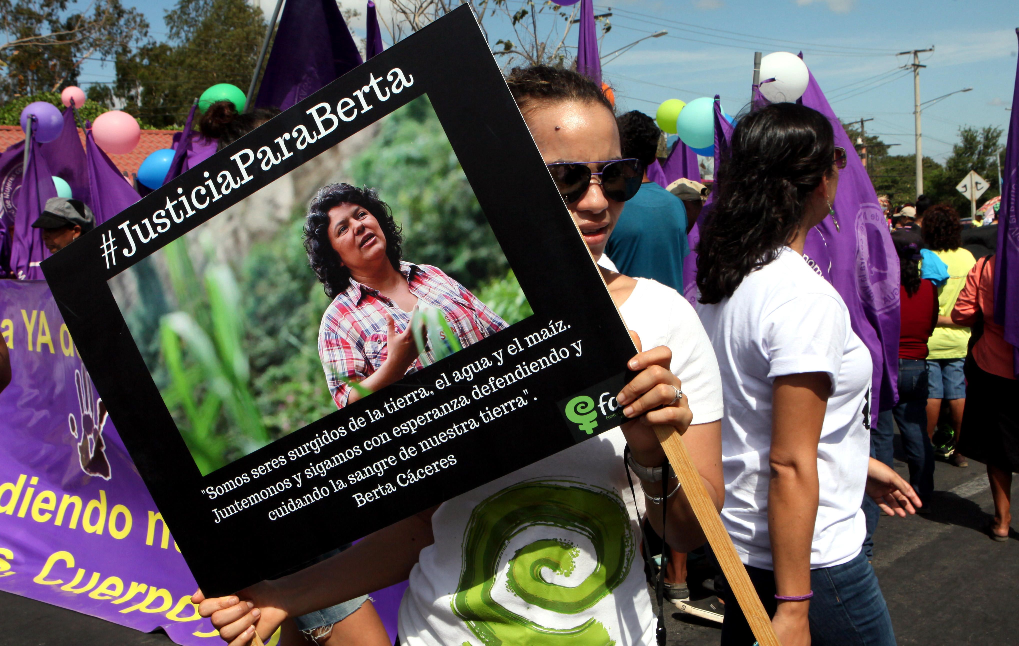 La madre de Berta Cáceres reprochó que aunque “van a pudrirse en la cárcel, a mi hija no la voy a tener viva”.