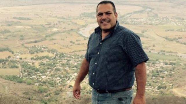 El periodista Alejandro Márquez fue encontrado el sábado con un disparo en la cabeza. Su familia lo vio por última vez el viernes, cuando salió de su casa al recibir una llamada telefónica.