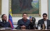 Rodeado por sus amigos y compañeros, Diosdado Cabello y Nicolás Maduro, el Comandante Chávez entonó la inolvidable canción "Patria Querida".