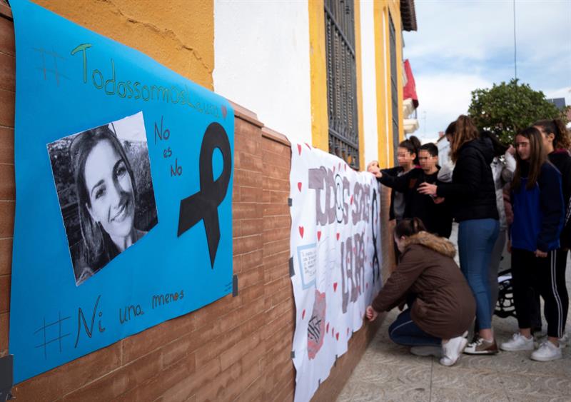 En las calles de España también se han realizado concentraciones para repudiar el asesinato. 