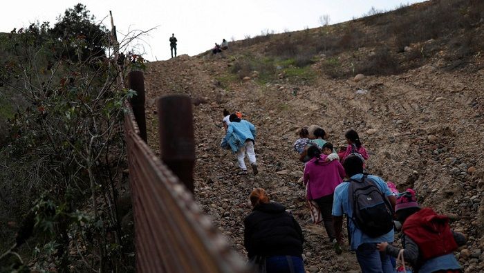 El mandatario estadounidense reivindica su política migratoria pese las constantes violaciones de derechos humanos registradas en la caravana centroamericana.
