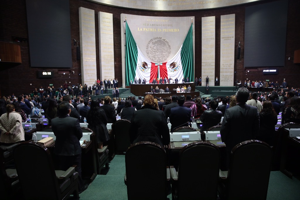La cámara aprobó el gasto público para el primer año de gobierno de AMLO , y enseguida también se declaró el cierre del primer periodo ordinario de sesiones de la actual legislatura.