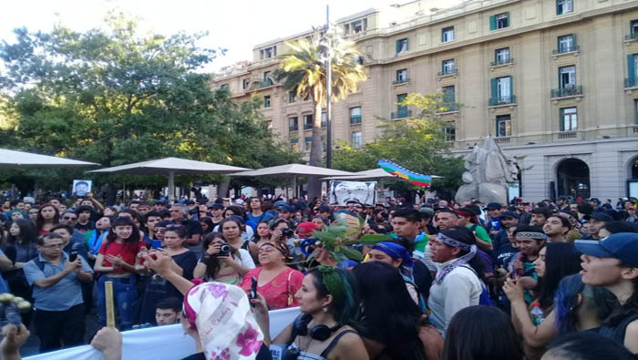 Los manifestantes se congregaron en Santiago (capital) para que el Gobierno de Sebastián Piñera atendiera sus demandas.