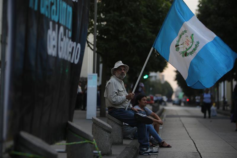 Mientras las denuncias por corrupción se acumulan en Guatemala, el éxodo de migrantes hacia Estados Unidos crece.