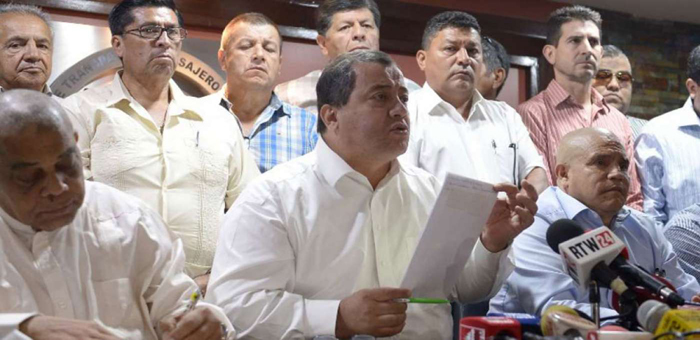 Los transportistas expresaron que la medida gubernamental estaba en contra del gremio y del pueblo ecuatoriano ante la situación económica del país.