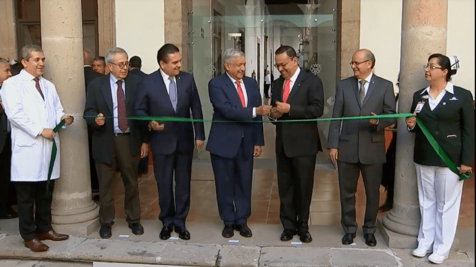 Previo a su discurso, el mandatario inauguró oficinas del IMSS en la entidad en compañía del director general del Instituto, Germán Martínez Cázares.