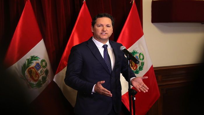 La moción de censura contra Daniel Salaverry se basa en supuestas infracciones en el cumplimiento de sus funciones como presidente del Congreso peruano.