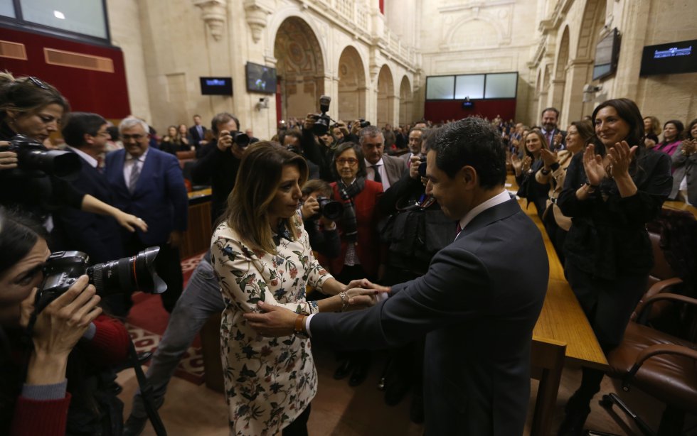 Vox, uno de los partidos que apoyó a Moreno es reconocido en España por sus políticas conservadoras, anti-feministas, xenófobas, fascistas y en contra de los derechos humanos. 