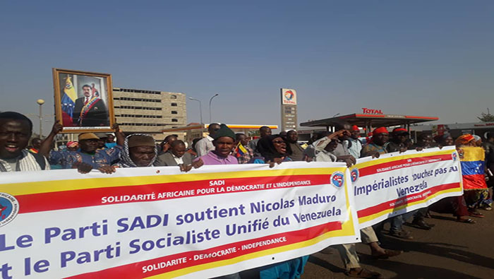 Organizaciones sociales de Kenia, Mali, Túnez, Namibia y Nigeria marcharon contra el injerencismo en Venezuela.