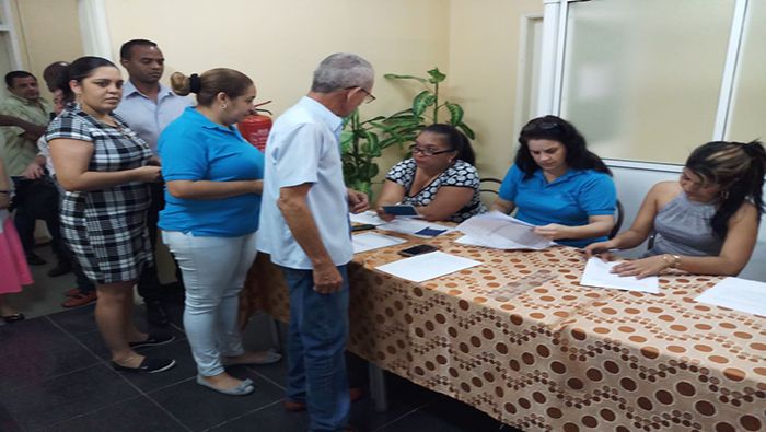 El referendo constitucional de Cuba se llevo a cabo en al menos 130 países.