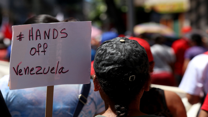 Ante la injerencia estadounidense, venezolanos han marchado con el lema #HandsOffVenezuela