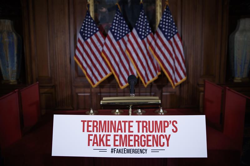 El decreto de emergencia nacional de Trump es considerado un acto ilegal por gran parte de los ciudadanos de EE.UU. y legisladores demócratas. 