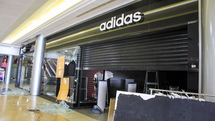 Los locales más afectados del Centro Comercial Sambil, principal foco de vandalismo, fueron zapaterías, locales de electrodomésticos y joyerías.