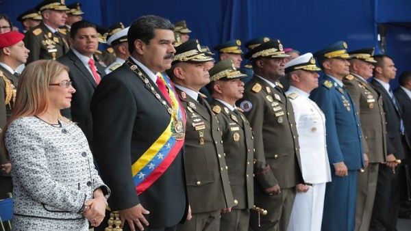 El intento de magnicidio contra el presidente Maduro se registró en un acto en el que estaba también el alto mando del gobierno.