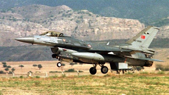 Turquía ha mantenido sus operaciones aéreas contra posiciones del PKK.