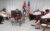 El congresista demócrata cumple una visita de trabajo en Cuba, que incluye conversaciones con funcionarios y estudiantes.