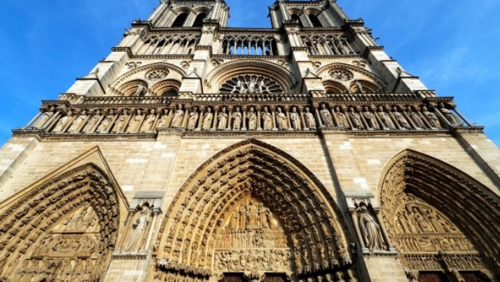 La catedral parisina es un ícono del gótico y recibe a 30.000 turistas cada día.