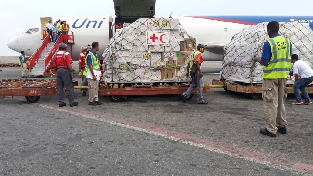 El ministro de salud señaló que los productos médicos serán distribuidos a los ocho hospitales y más de 30 ambulatorios que posee la Cruz Roja en Venezuela.