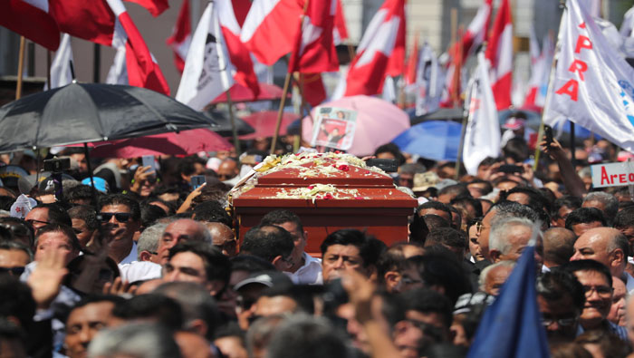 La cremación de los restos del expresidente peruano se realizó en una ceremonia privada en el cementerio Mapfre de Huachipa de Lima (capital).