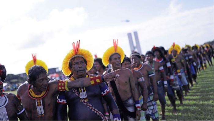 En Brasil existen alrededor de 305 tribus con un total de 900.000 personas, lo que equivale al 0,4 por ciento de la población.