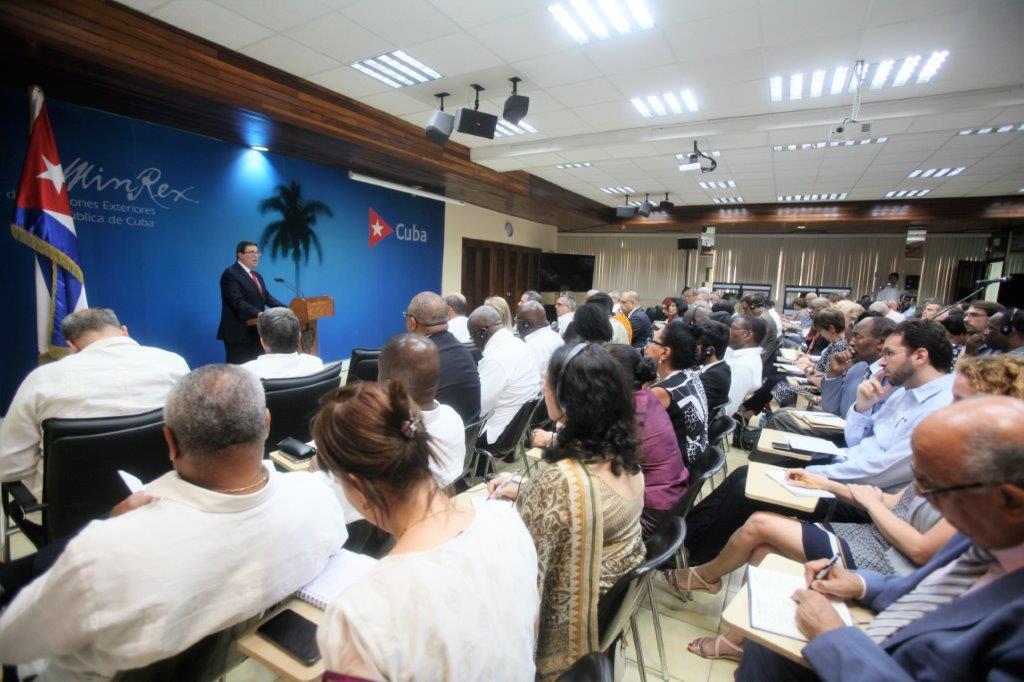 El diplomático cubano condenó las medidas impuestas por norteamérica contra la Isla.
