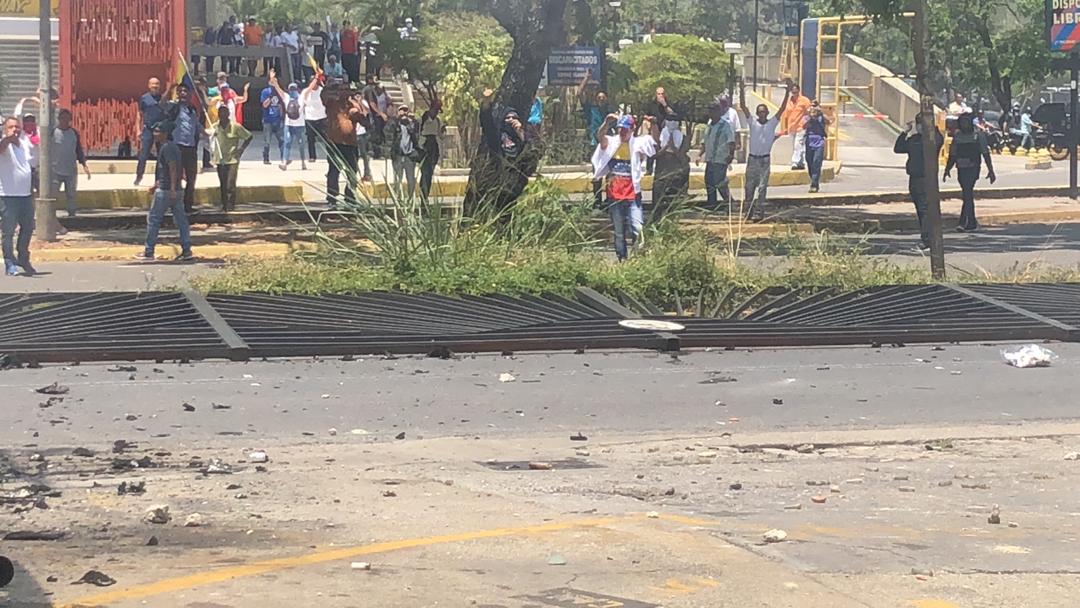 En horas de la mañana de este martes, el presidente de la Asamblea Nacional Constituyente de Venezuela, Diosdado Cabello, desmintió la toma de la Base Aérea La Carlota.