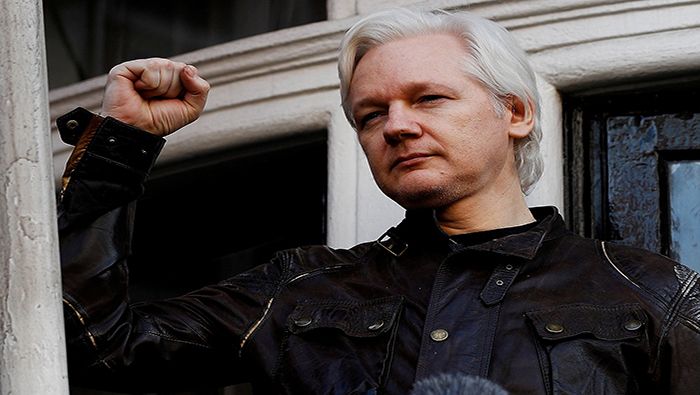 EE.UU. acusa a Assange de 