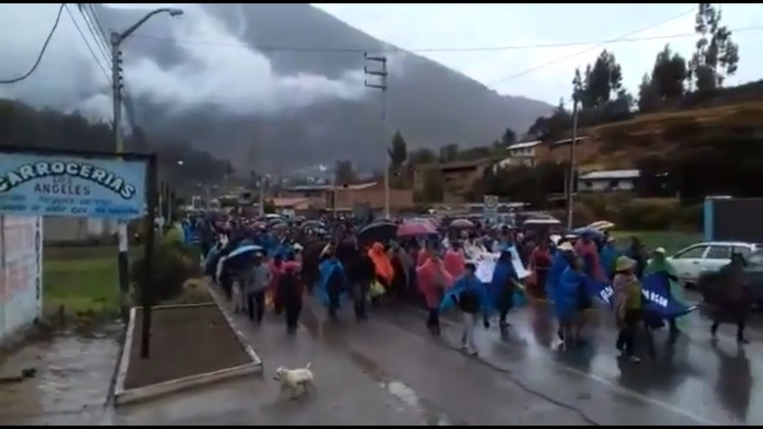 La concentración inició a las 08H00 hora local en la plaza Dos de Mayo, ubicada en Lima.