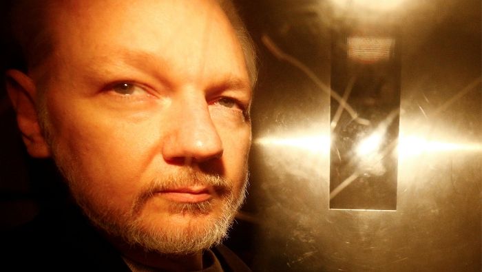 En una carta enviada a un periodista británico, el 13 de mayo, Assange hizo un llamado a que todos los que compartan sus ideales luchen 