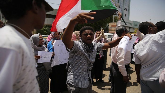 Sudán apuesta a la protesta pacífica y exige la transición a las fuerzas militares un Gobierno dirigido por civiles.