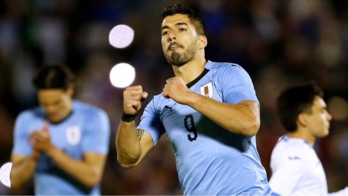 Las estrellas de la selección uruguaya brillan en Europa. Suárez y Cavani lideran la lista del maestro Tabárez.