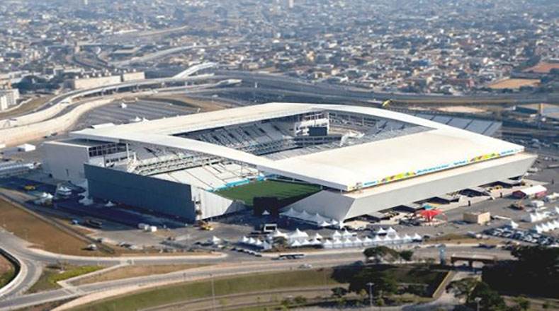 El Arena Corinthians fue el estadio que albergó el partido inaugural de la Copa del Mundo de 2014 (victoria de la verde-amarela ante Croacia por 3-1) y es la sede del Corinthians, uno de los equipos más populares del país.