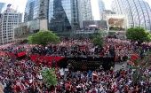 Cientos de miles de fanáticos recibieron a los Toronto Raptors en la plaza Nathan Phillips.