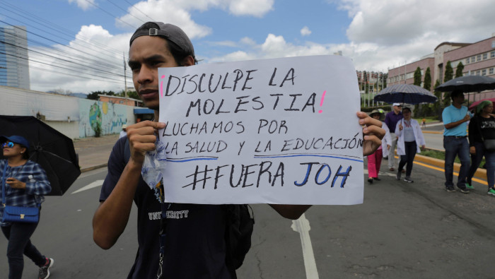 Maestros y médicos hondureños rechazaron participar en el diálogo convocado por el Gobierno.
