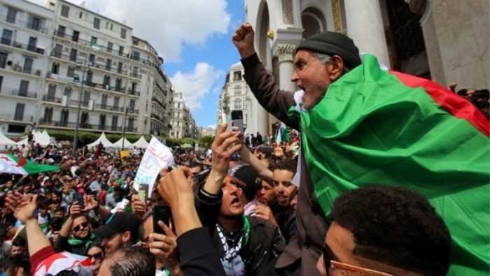 Desde el 22 de febrero, las protestas sacuden Argelia en rechazo a la celebración de los comicios presidenciales.