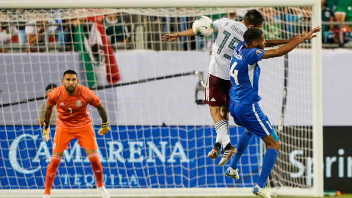 La selección de futbol de México avanzó invicta a cuartos de final de la Copa Oro 2019.