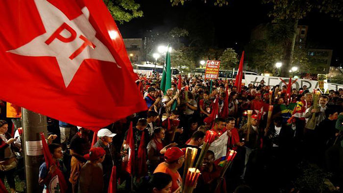 La campaña por la liberación de Lula da Silva se despliega en manifestaciones organizadas por sectores populares del país.