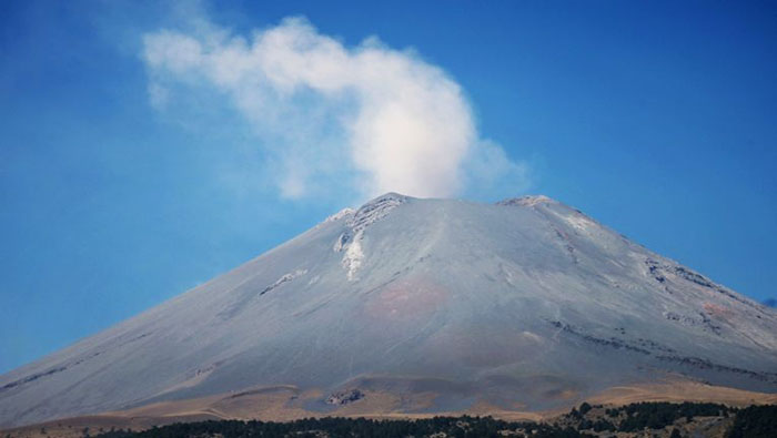 Las autoridades mexicanas indicaron estar preparadas para atender a las familias que residen en sectores aledaños al volcán.