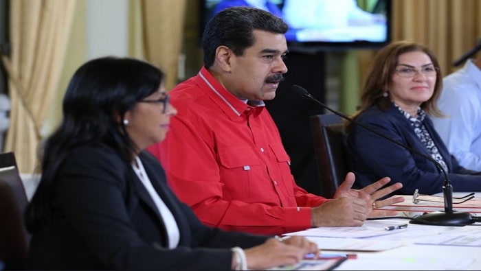 El jefe de Estado pidió al país seguir el camino de la Constitución y el diálogo para superar los problemas de Venezuela.