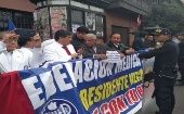 "El gobierno de Martin Vizcarra se burla del pueblo peruano al no reconocer las actas firmadas, mientras tanto los hospitales están abandonados", aseguran los miembros de la Federación.