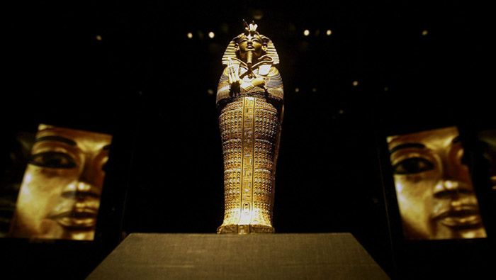 El sarcófago fue trasladado desde el sur del país africano hasta el Gran Museo Egipcio hace tres días para su restauración.