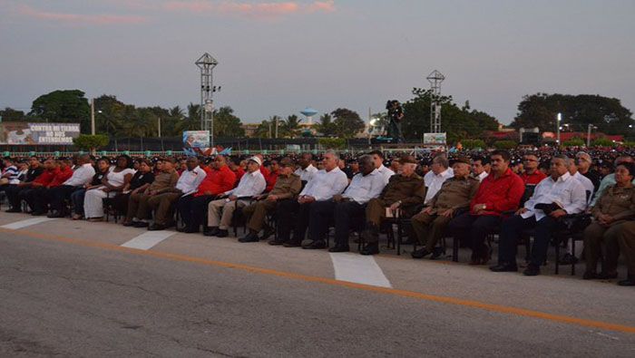 El presidente cubano Miguel Diaz-Canel asiste al acto por los 66 años del asalto a los cuarteles Mocada y Carlos Manuel de Céspedes.