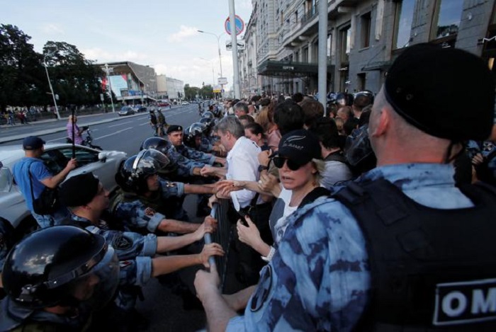 Alrededor de 3.500 manifestantes salieron a las calles en Moscú este sábado.