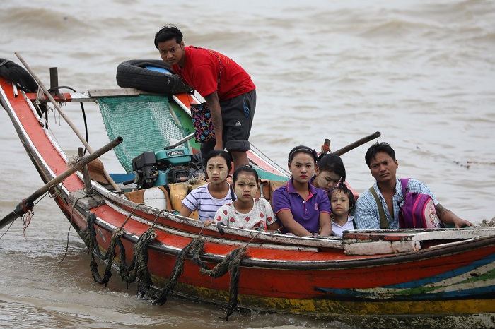 A causa de las lluvias del monzón, decenas de miles de habitantes se han visto obligados a abandonar sus hogares.