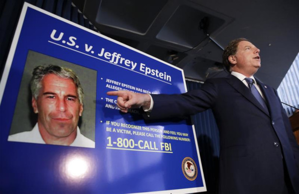 Epstein, que fue arrestado el 6 de julio, se había declarado inocente de los cargos de tráfico sexual.