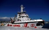 Open Arms navega en aguas internacionales esperando la autorización para desembarcar en puerto seguro.